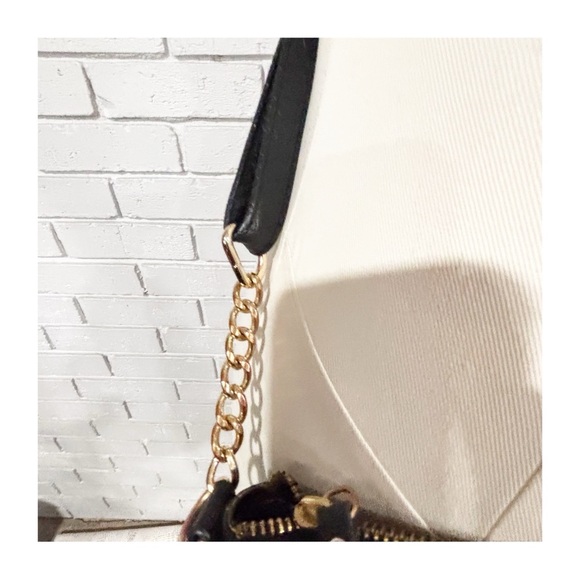 Jessica Simpson Black Crossbody Bag - Picture 4 of 10